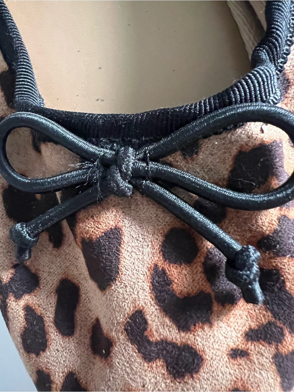 Time and Tru Leopard Print Flats with Black Trim and Bow Accent Size 10 - Picture 10 of 12